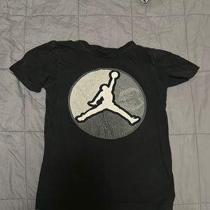 Black jordan t-shirt, youth medium